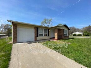 690 Wiethaupt Rd in Florissant, MO - Building Photo - Building Photo