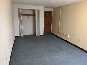 949 Main St in Woburn, MA - Foto de edificio - Building Photo