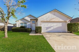 7403 High Bluff Rd N in Jacksonville, FL - Building Photo