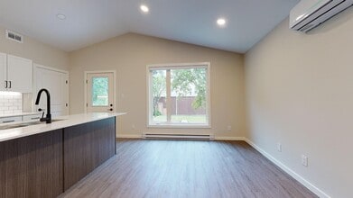 206 Yale Ave E in Winnipeg, MB - Building Photo - Building Photo