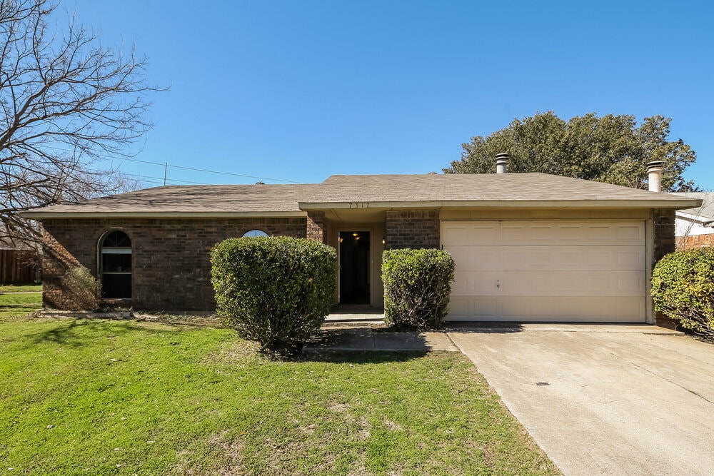 7317 Knight Dr in The Colony, TX - Building Photo
