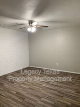 1410 Courtney Pl in Cleburne, TX - Building Photo - Building Photo