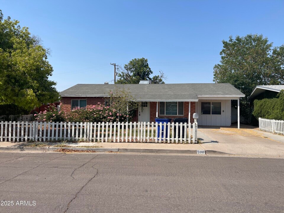 106 E Linda Ln in Gilbert, AZ - Building Photo