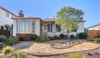 8207 Stewart Ave in Los Angeles, CA - Building Photo