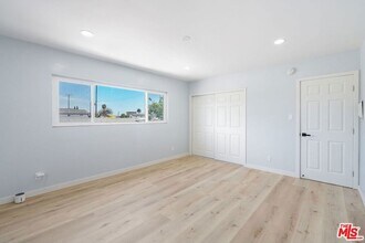 719 E 79th St in Los Angeles, CA - Building Photo - Building Photo