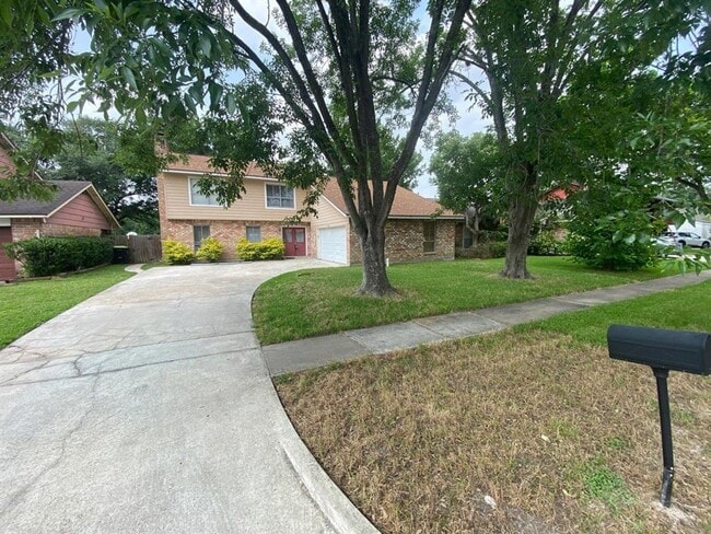property at 2110 Hilton Head Dr