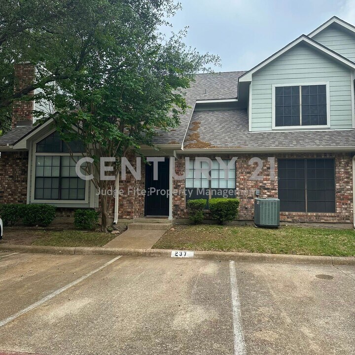 449 Harris Dr in Coppell, TX - Building Photo