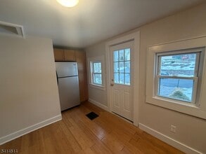 28 Hussa Pl in Denville, NJ - Building Photo - Building Photo