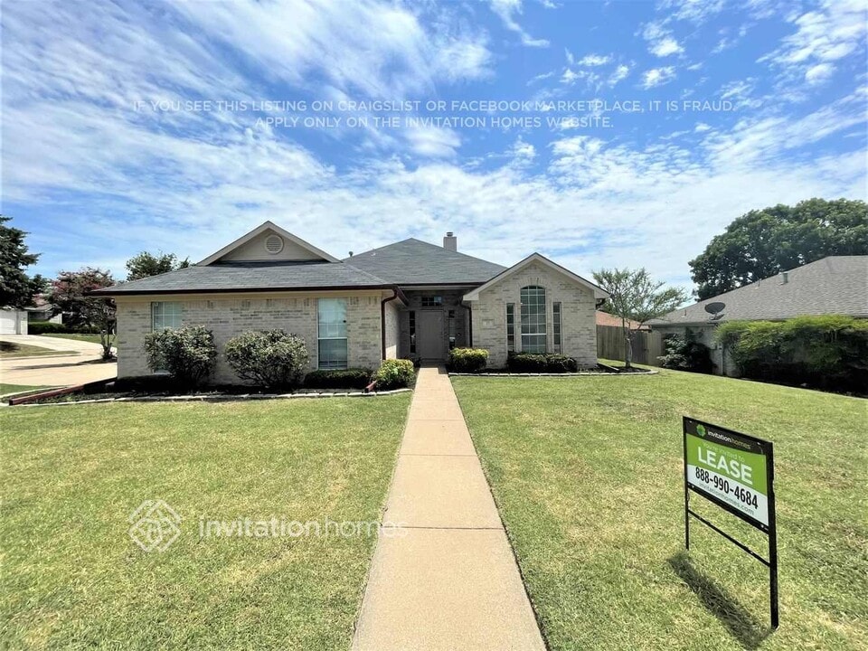 25 Connecticut Ave in Midlothian, TX - Building Photo