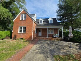 7388 Oldhams Rd in Kinsale, VA - Building Photo