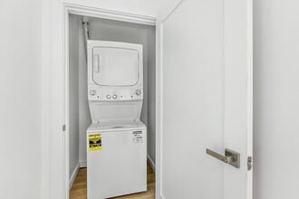 10928 S Inglewood Ave, Unit 204 in Inglewood, CA - Foto de edificio - Building Photo