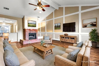 2304 West Creek in College Station, TX - Foto de edificio - Building Photo
