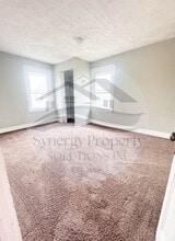 328 N Columbus St in Crestline, OH - Building Photo - Building Photo