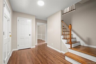 70 Upper Shad Rd in Pound Ridge, NY - Building Photo - Building Photo