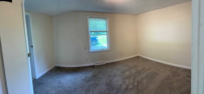 38 Lower Glady Fork Rd in Candler, NC - Building Photo - Building Photo