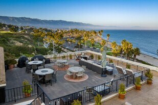 Sea Cliff Apartments in Santa Barbara, CA - Building Photo