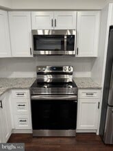 73 Garland Ln in Willingboro, NJ - Foto de edificio - Building Photo