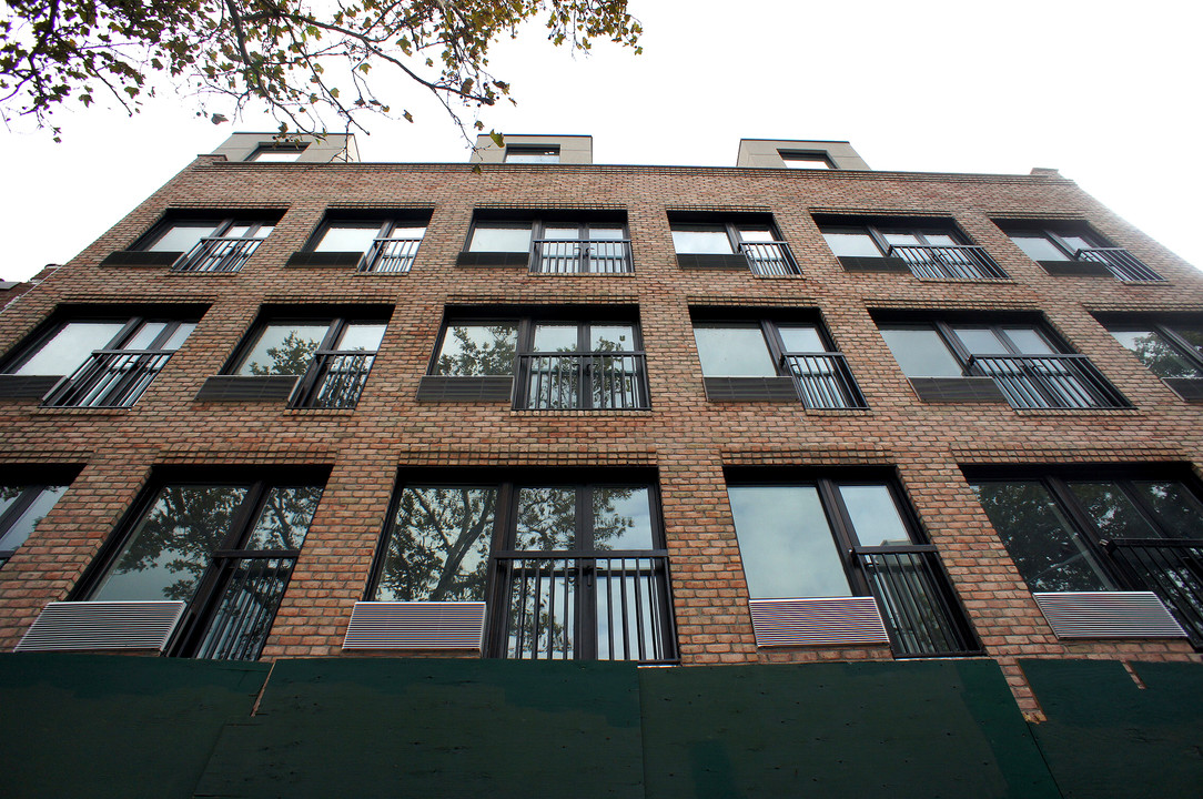 COMING SOON! 9 Brand New One Bedroom Units in Brooklyn, NY - Foto de edificio