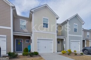 214 Long Is Dr in Euharlee, GA - Building Photo