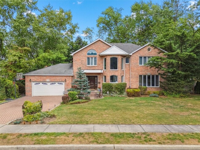 property at 8 Percheron Ln