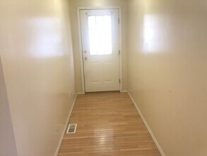 1229 Beacon Hill Ct in Normal, IL - Building Photo - Building Photo