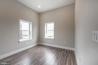 1072 N Front St in Philadelphia, PA - Building Photo - Building Photo