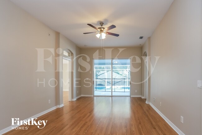 9836 Laurel Ledge Dr in Riverview, FL - Foto de edificio - Building Photo