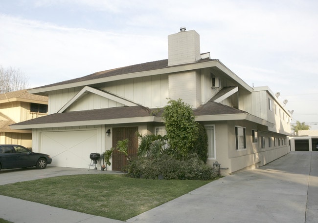 8425 Birchbark Ave in Pico Rivera, CA - Foto de edificio - Building Photo