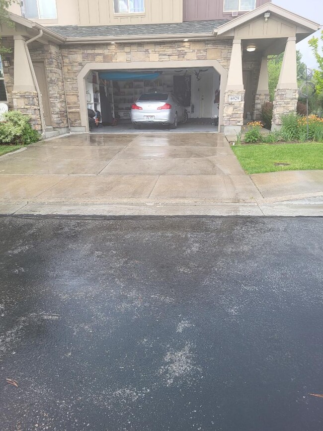 6929 S Vlg Hvn Dr in Midvale, UT - Foto de edificio - Building Photo