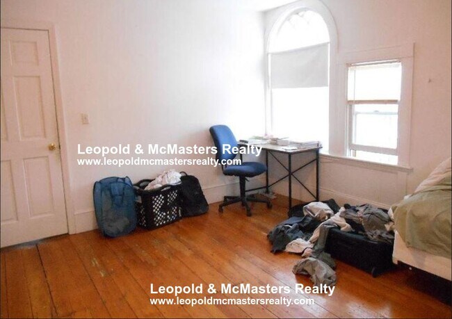 19 Braemore Rd, Unit 19 Braemore road 3