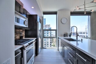 321 Tenth Ave in San Diego, CA - Foto de edificio - Building Photo