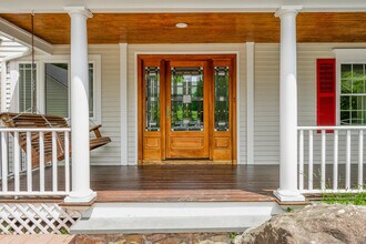 254 West Ave in Darien, CT - Building Photo - Building Photo