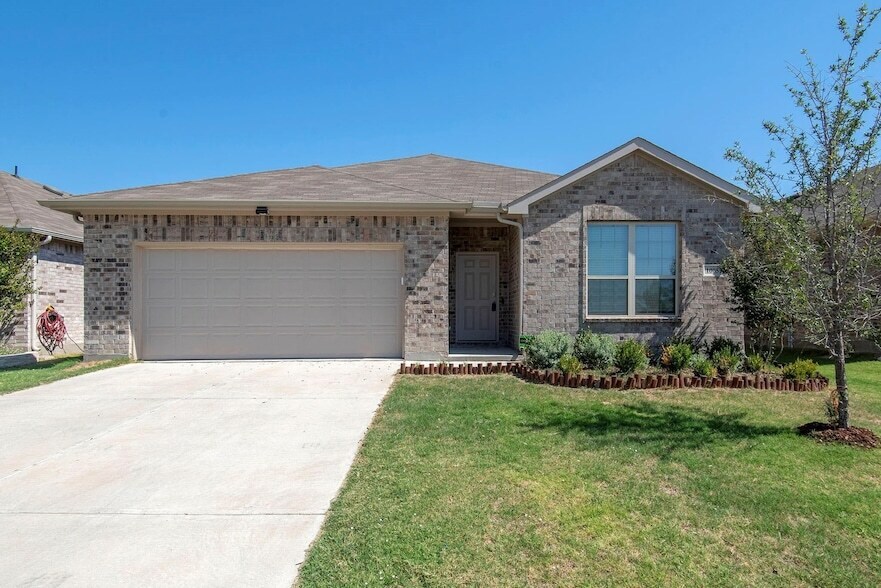 1005 Stanridge Ln in Van Alstyne, TX - Building Photo