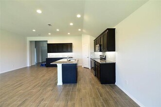 4713 Avion Dr in Sanger, TX - Building Photo - Building Photo