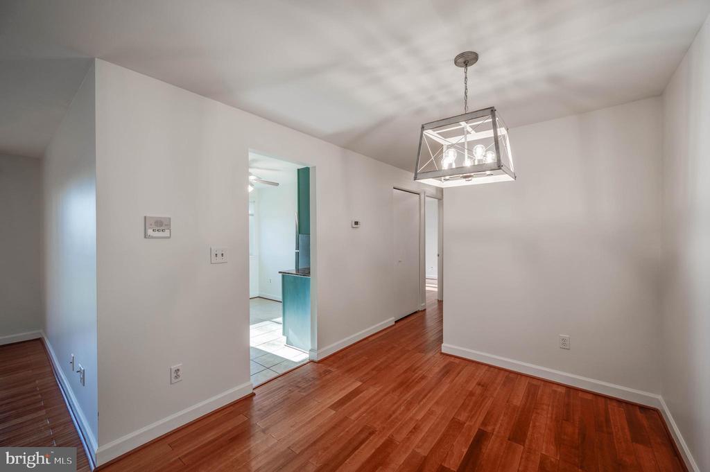 10600 PARTRIDGE Ln-Unit -T-3 in Cockeysville, MD - Building Photo