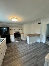 33 Clark St in Westerly, RI - Building Photo - Building Photo
