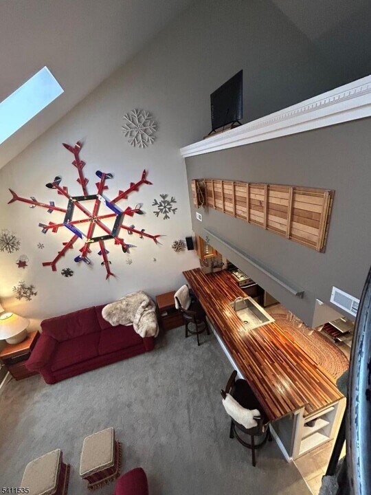 2 Winter Park Dr in Vernon, NJ - Building Photo