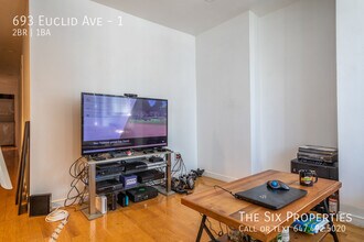 693 Euclid Ave in Toronto, ON - Building Photo - Building Photo