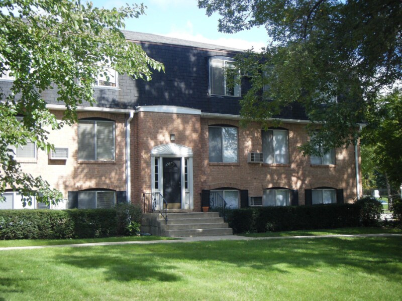 244 N Smith St in Palatine, IL - Building Photo