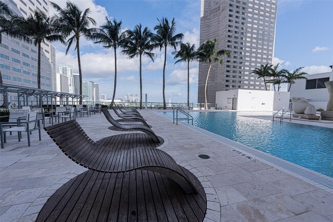 335 S Biscayne Blvd, Unit 2006 in Miami, FL - Building Photo - Building Photo