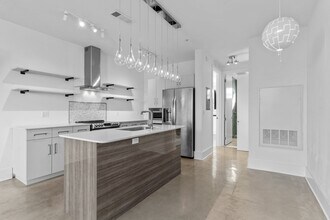 510 All Saints St in Tallahassee, FL - Building Photo - Building Photo