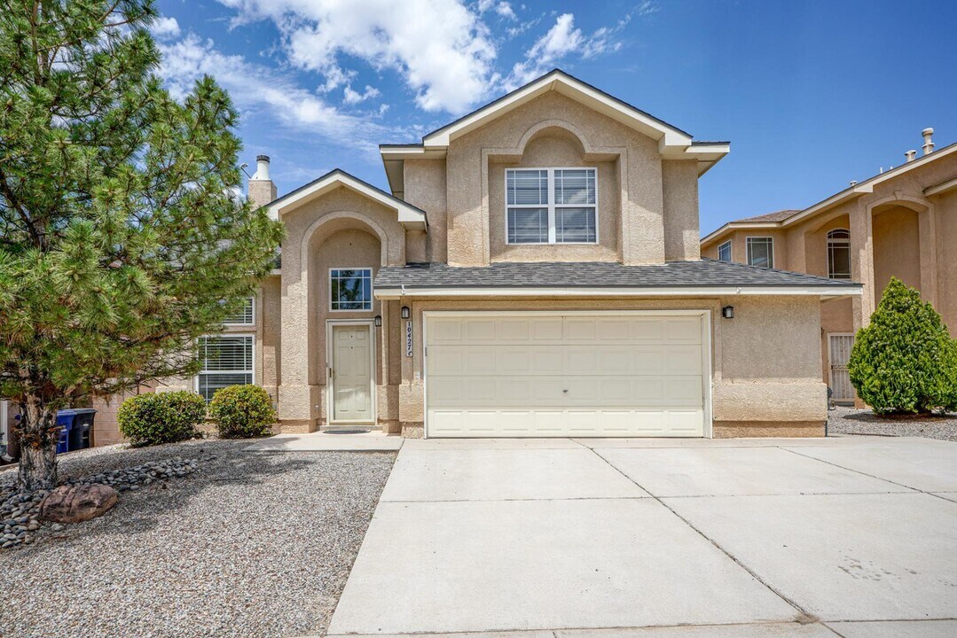 10427 Crosscut Dr NW in Albuquerque, NM - Building Photo