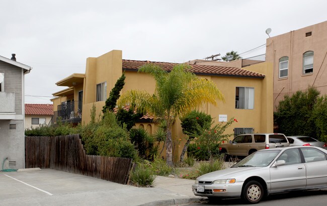 3820 Arnold Ave in San Diego, CA - Building Photo - Building Photo