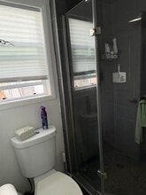 2405 Perkins Ln in Redondo Beach, CA - Foto de edificio - Building Photo