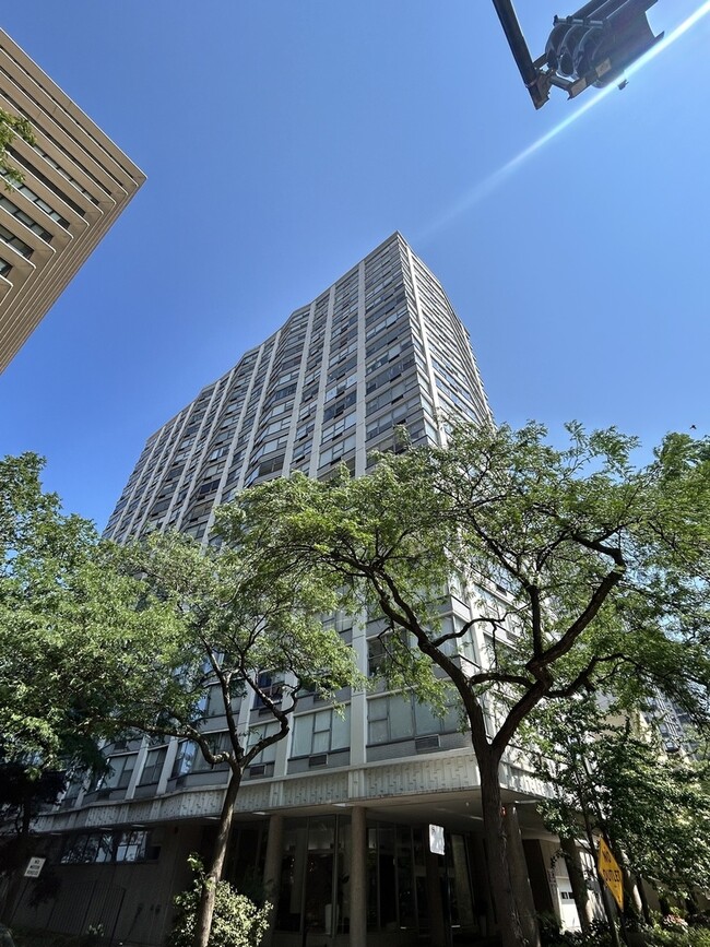 property at 5757 N Sheridan Rd
