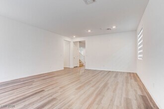 10269 Lofty Knl St in Las Vegas, NV - Building Photo - Building Photo