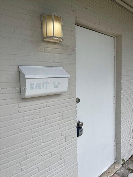 1004 SW 24th Ave in Fort Lauderdale, FL - Building Photo