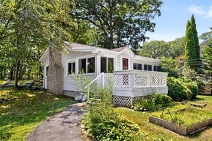 14 Mountain Trail in Pleasantville, NY - Building Photo