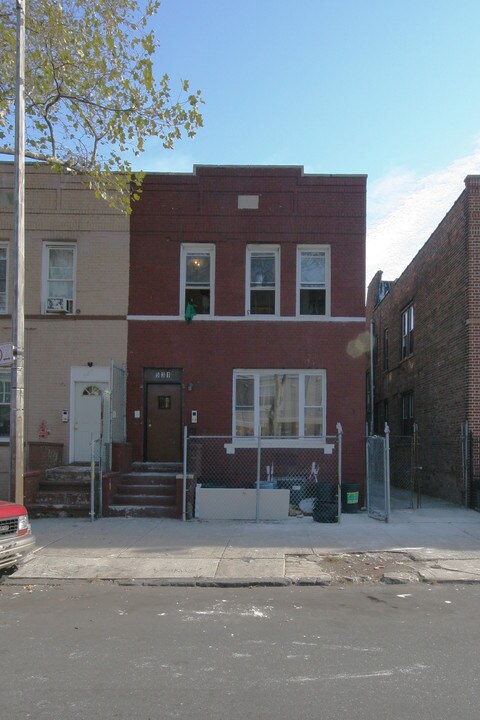 531 Sheffield Ave in Brooklyn, NY - Building Photo