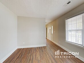 3453 Sunset Rd in Charlotte, NC - Building Photo - Building Photo